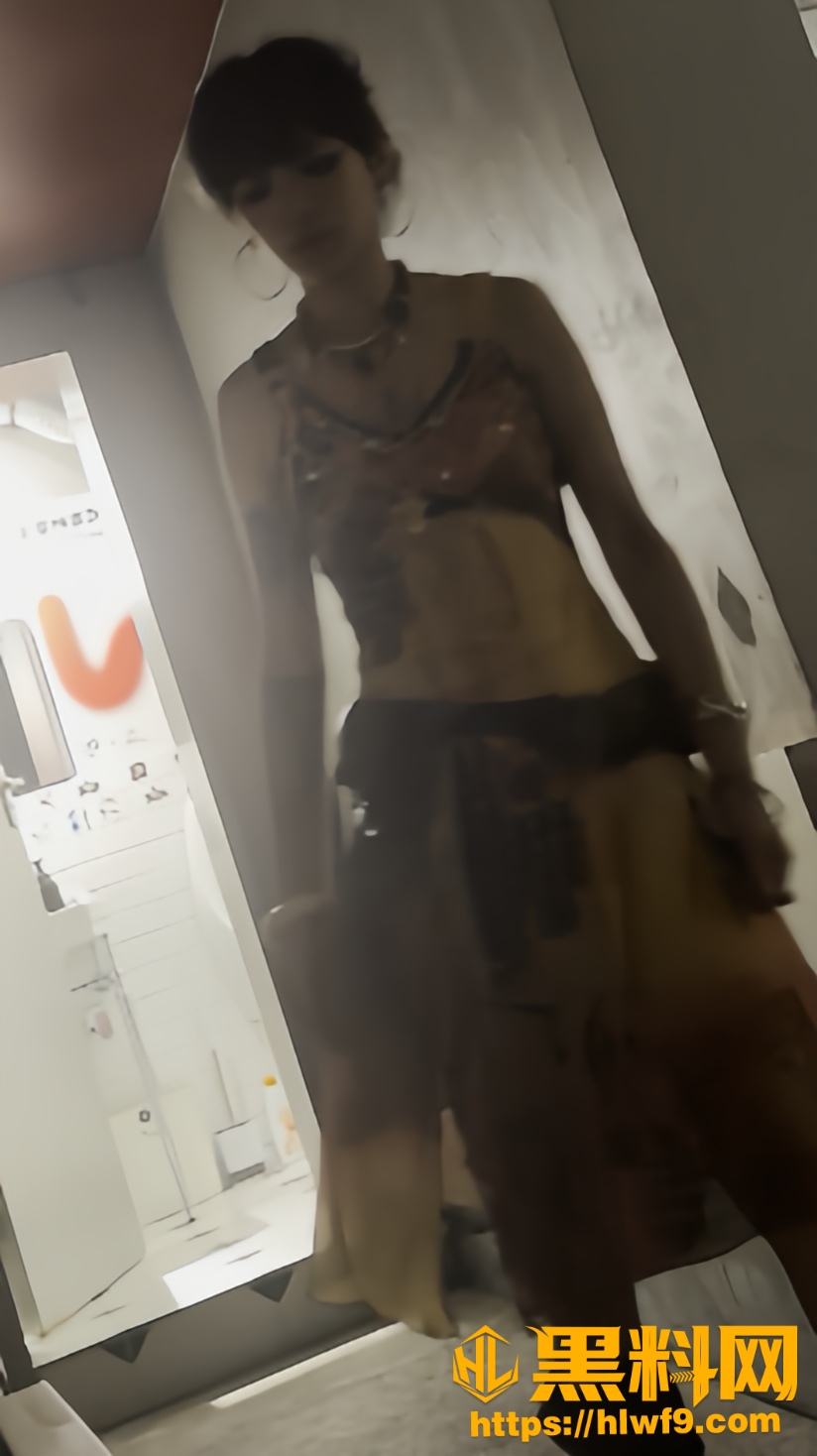 极品美女放尿视频3