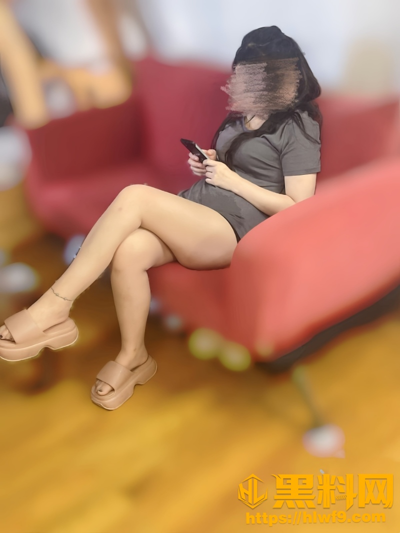 丰乳肥臀的少妇邻居11