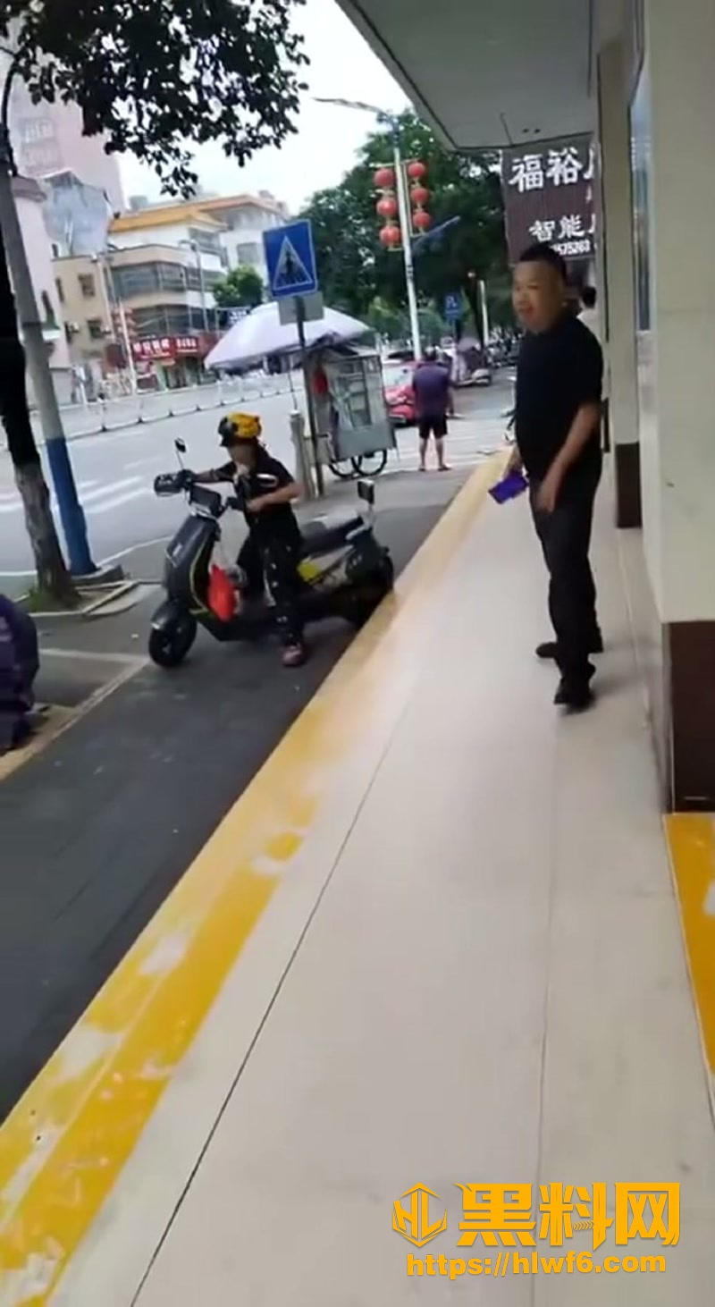 01广东当街恶意撞人事件1 1wm