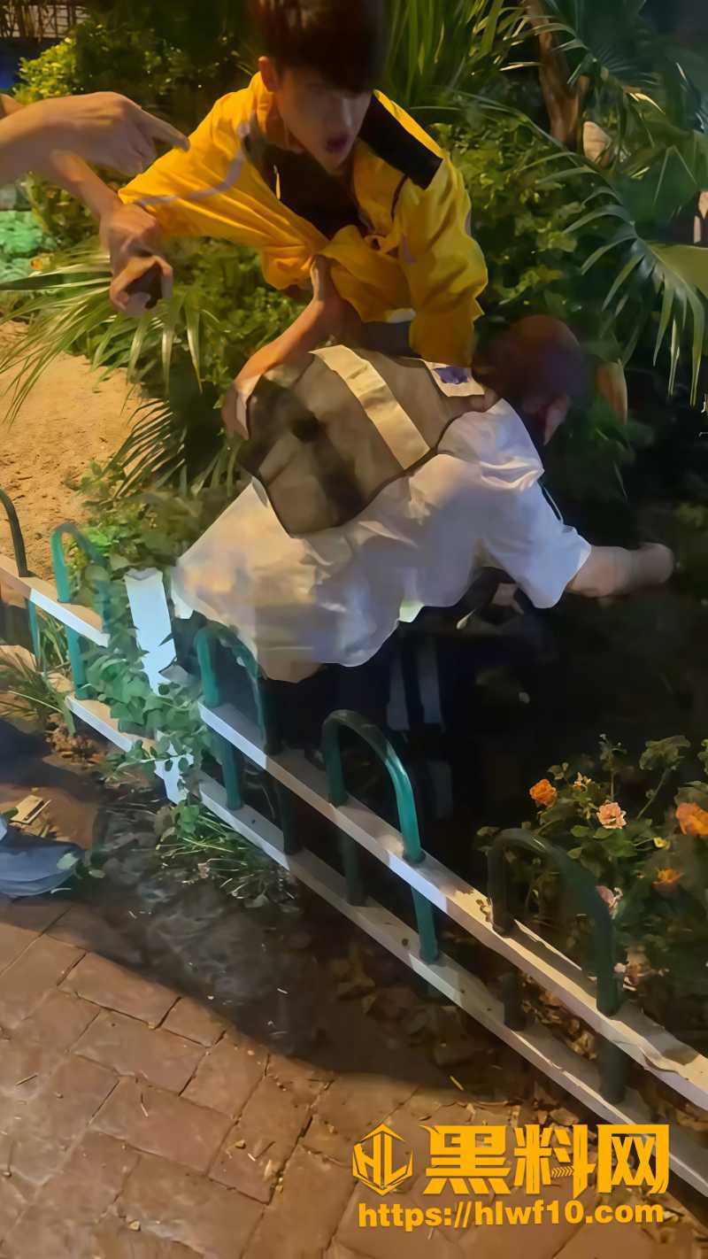 外卖员保安冲突4