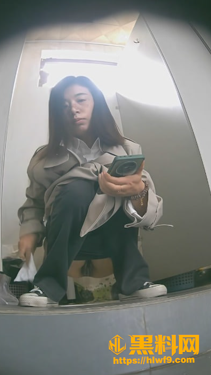 多位美女女厕尿尿视频1