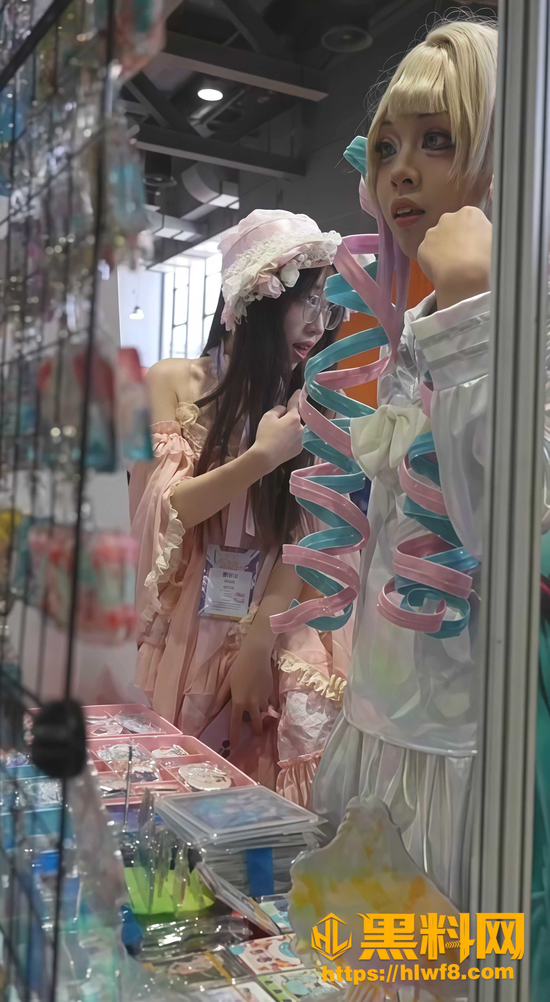 抄底大神偷拍看板娘