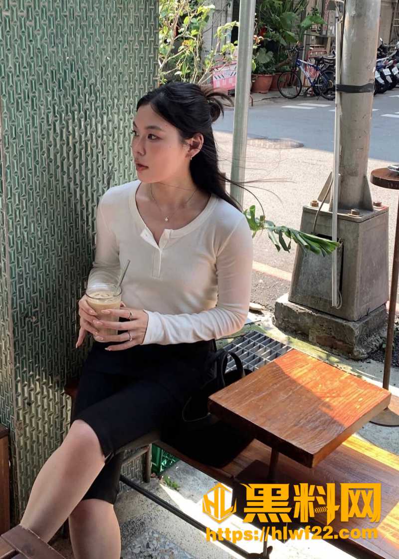 INS博主Yiya性爱视频6