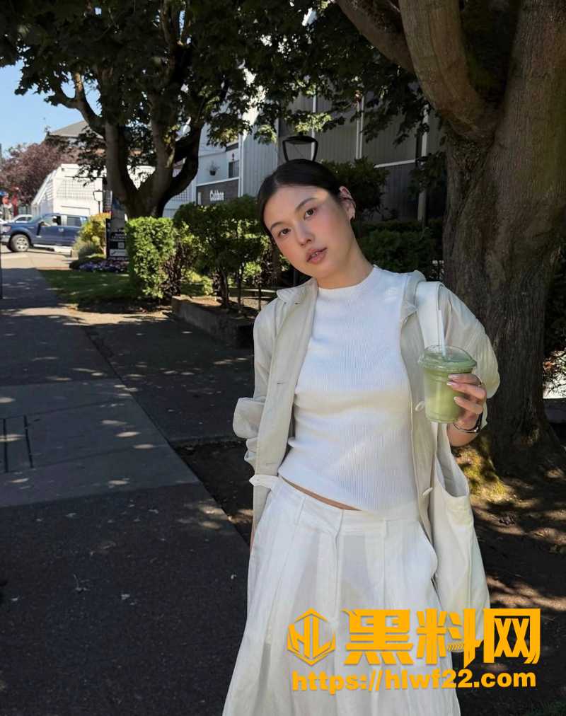 Yiya早期酒店私密流出2