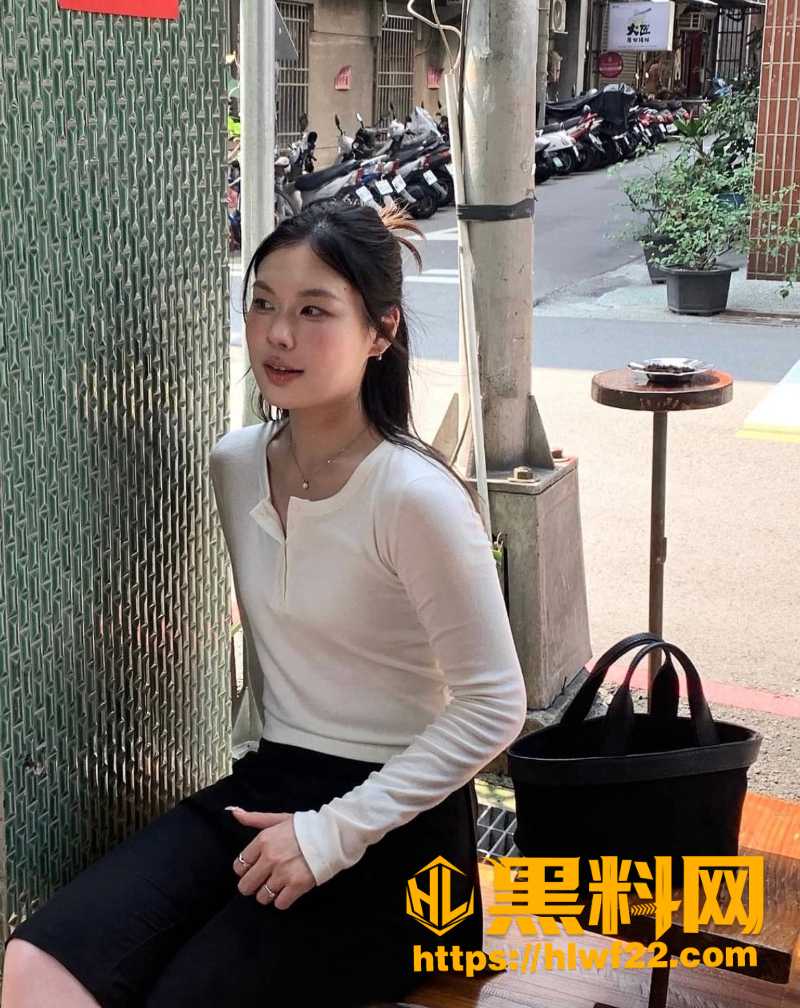 Yiya早期酒店私密流出4