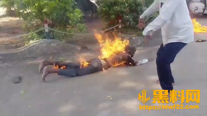 印度茶摊老板自焚事件3