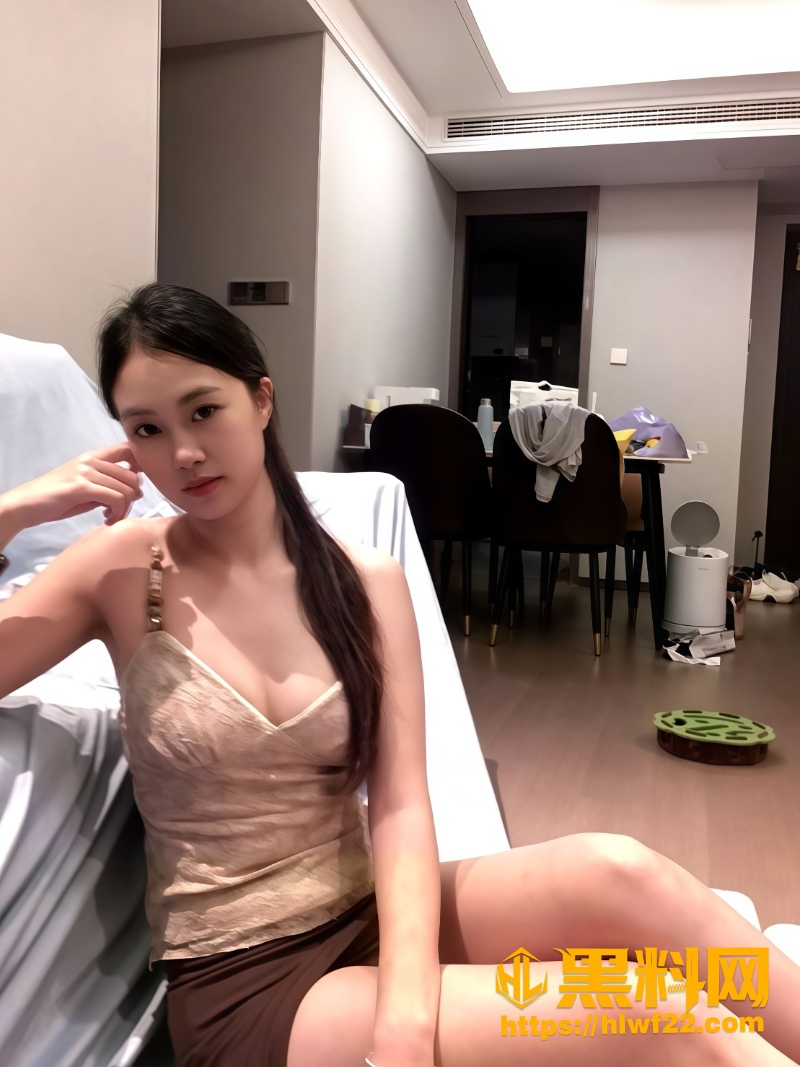 微胖少妇毒龙足交服务炮友1